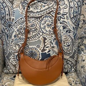 Tan hobo bag